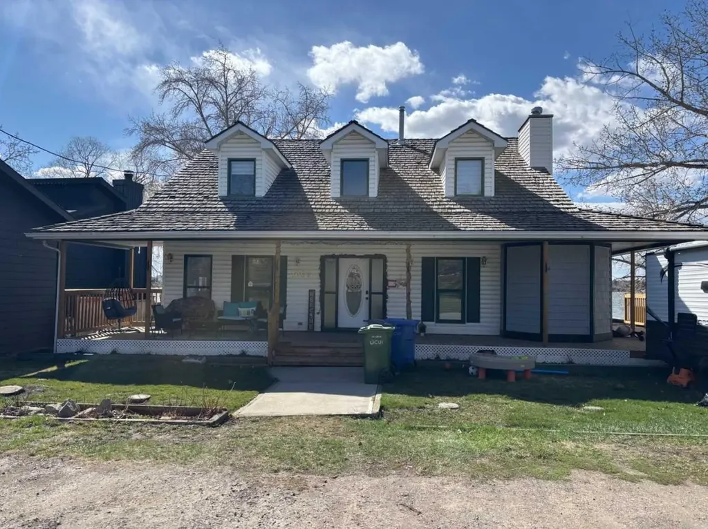 1065 East Chestermere Drive Chestermere AB T1X 1A9