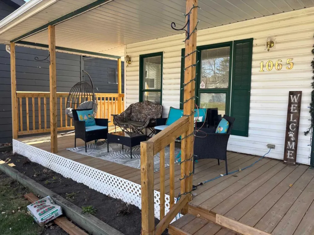 1065 East Chestermere Drive Chestermere AB T1X 1A9