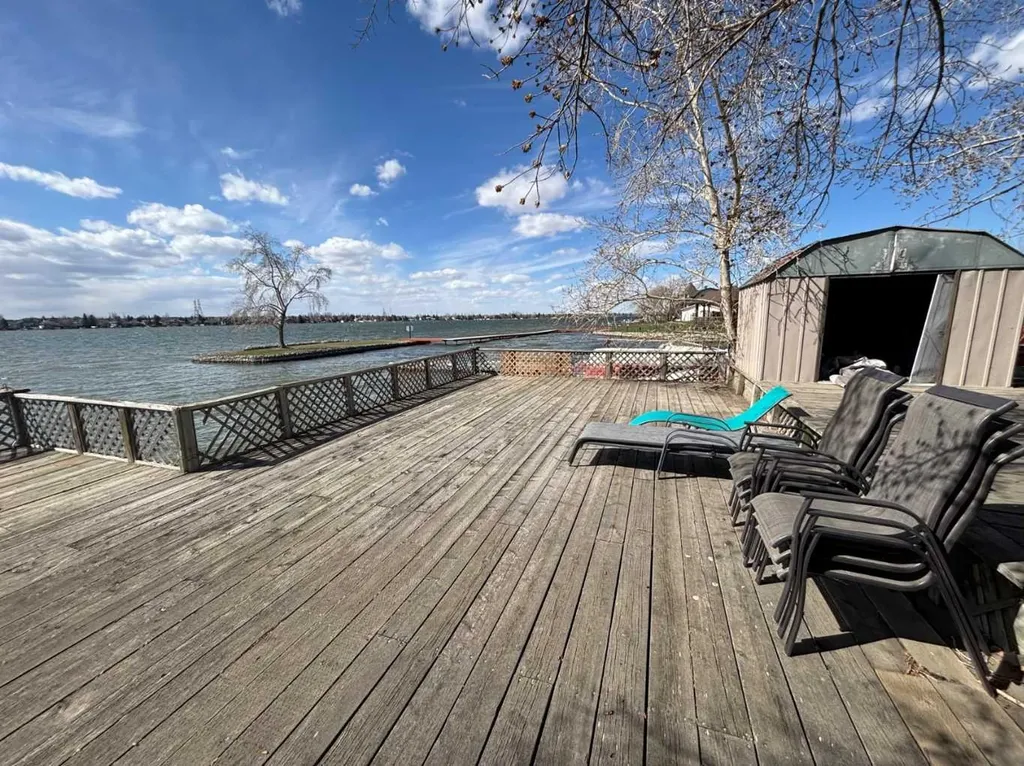 1065 East Chestermere Drive Chestermere AB T1X 1A9
