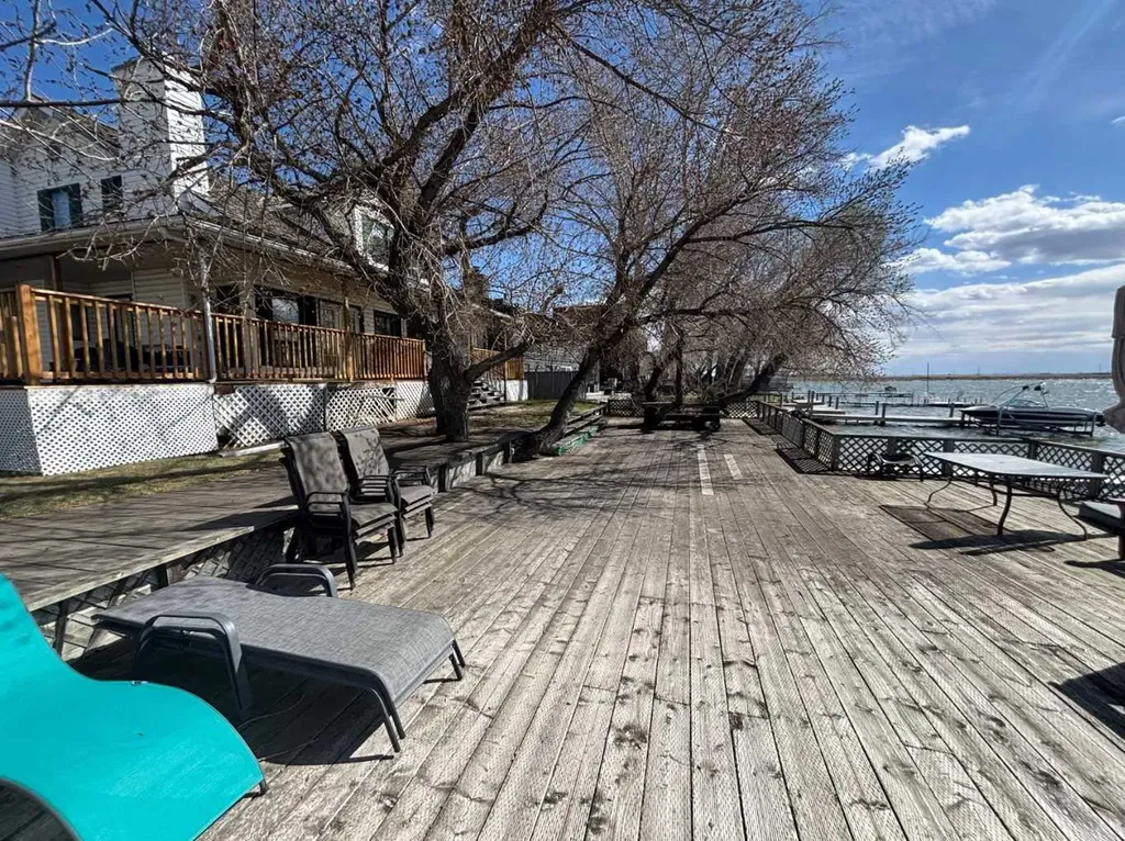 1065 East Chestermere Drive Chestermere AB T1X 1A9