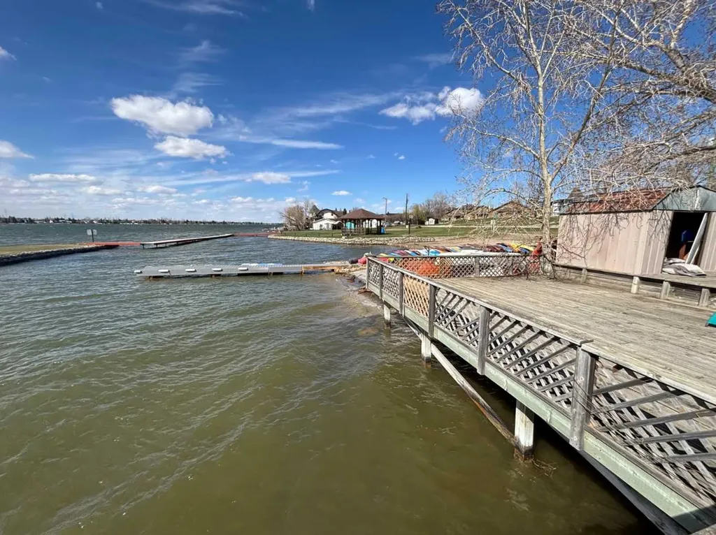1065 East Chestermere Drive Chestermere AB T1X 1A9