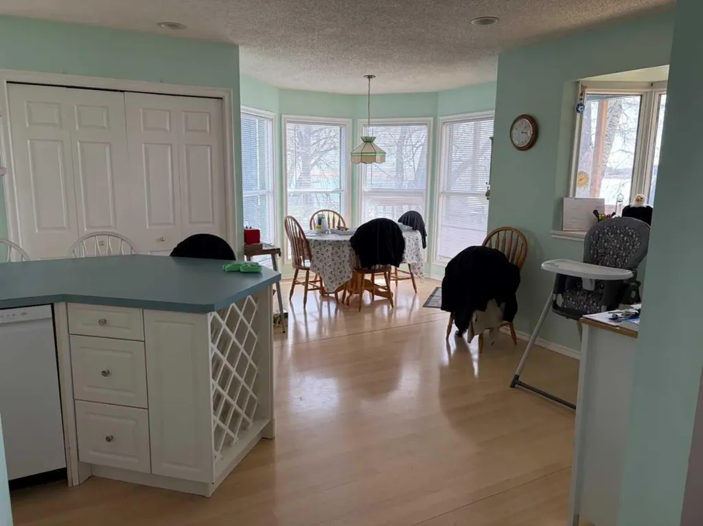 1065 East Chestermere Drive Chestermere AB T1X 1A9