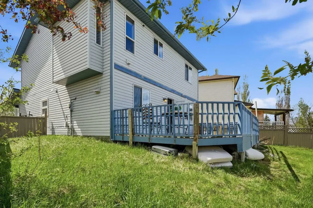 285 Fresno Place NE Calgary AB T1Y 6Y3