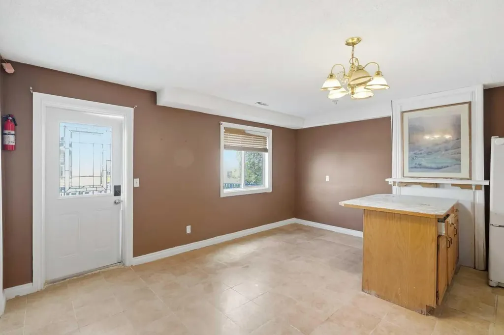 285 Fresno Place NE Calgary AB T1Y 6Y3