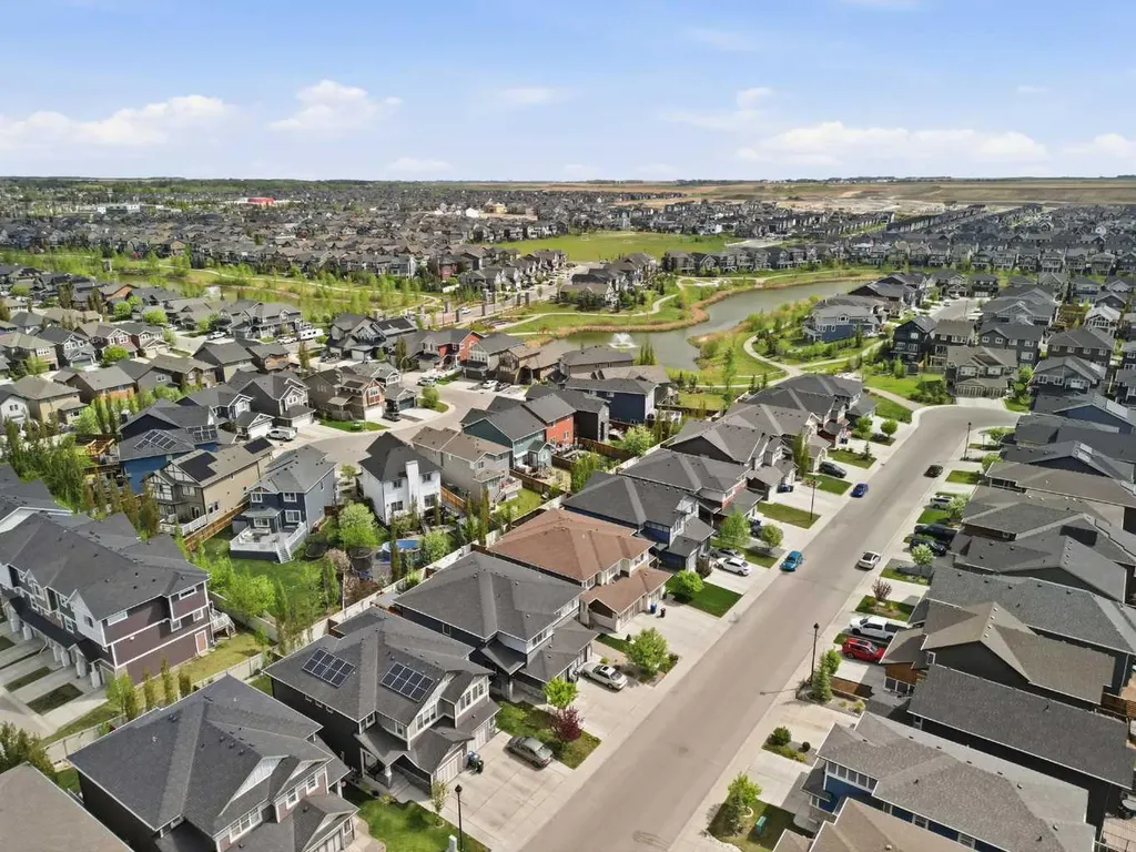 58 Kingfisher Crescent SE Airdrie AB T4A 0X5