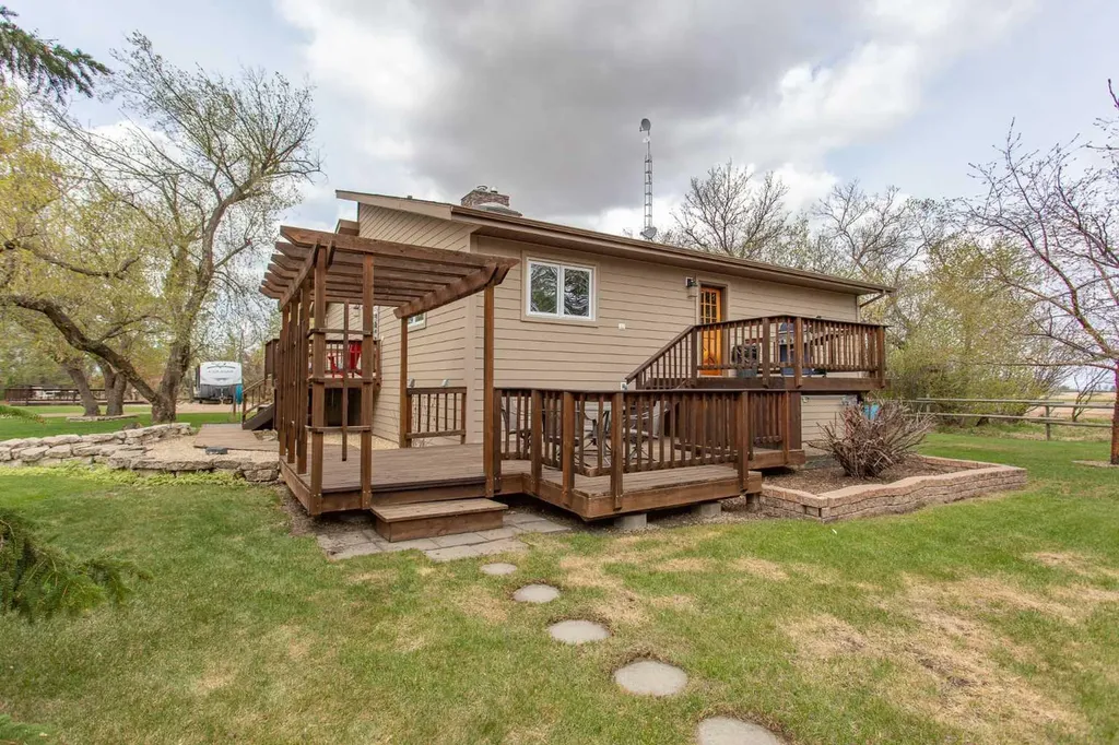 42377 Range Road 151 Rural Flagstaff County AB T0B 1N0