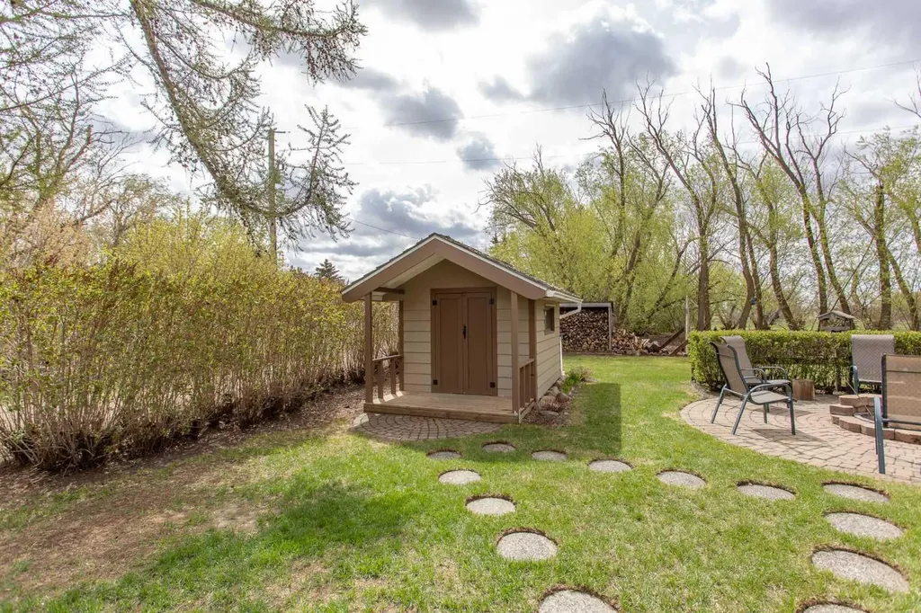 42377 Range Road 151 Rural Flagstaff County AB T0B 1N0
