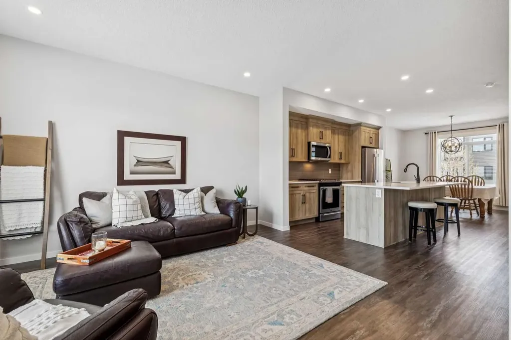 43 Willow Crescent Okotoks AB T1S 5S1