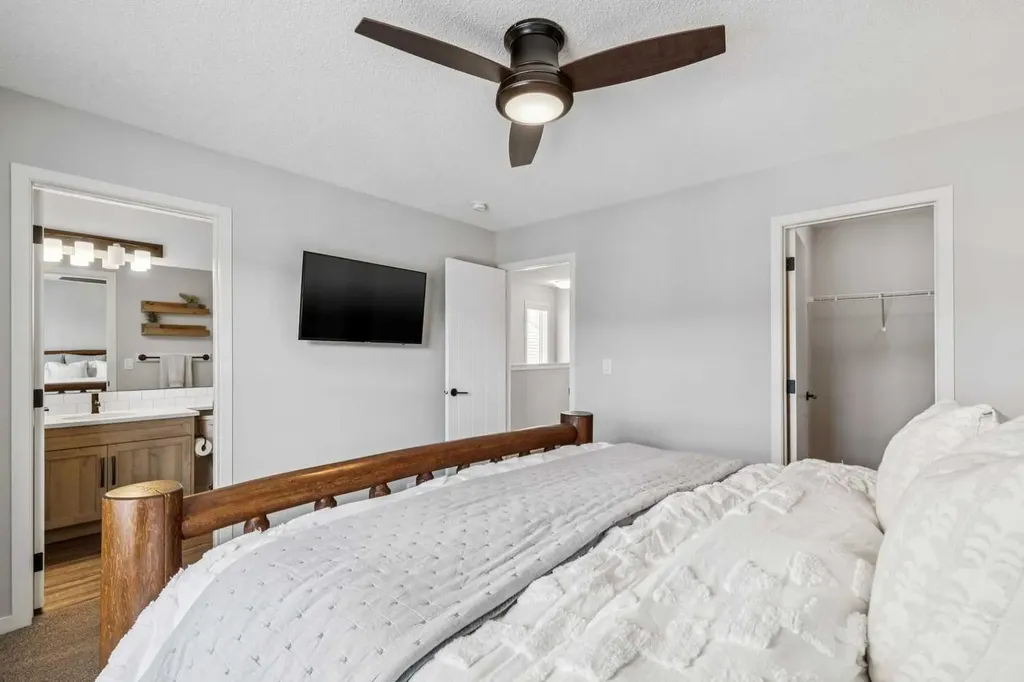 43 Willow Crescent Okotoks AB T1S 5S1