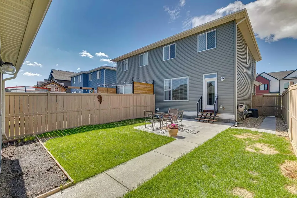43 Willow Crescent Okotoks AB T1S 5S1