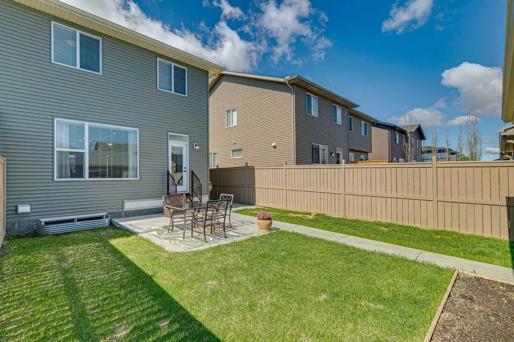 43 Willow Crescent Okotoks AB T1S 5S1