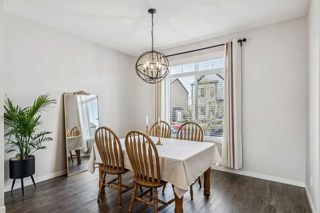 43 Willow Crescent Okotoks AB T1S 5S1