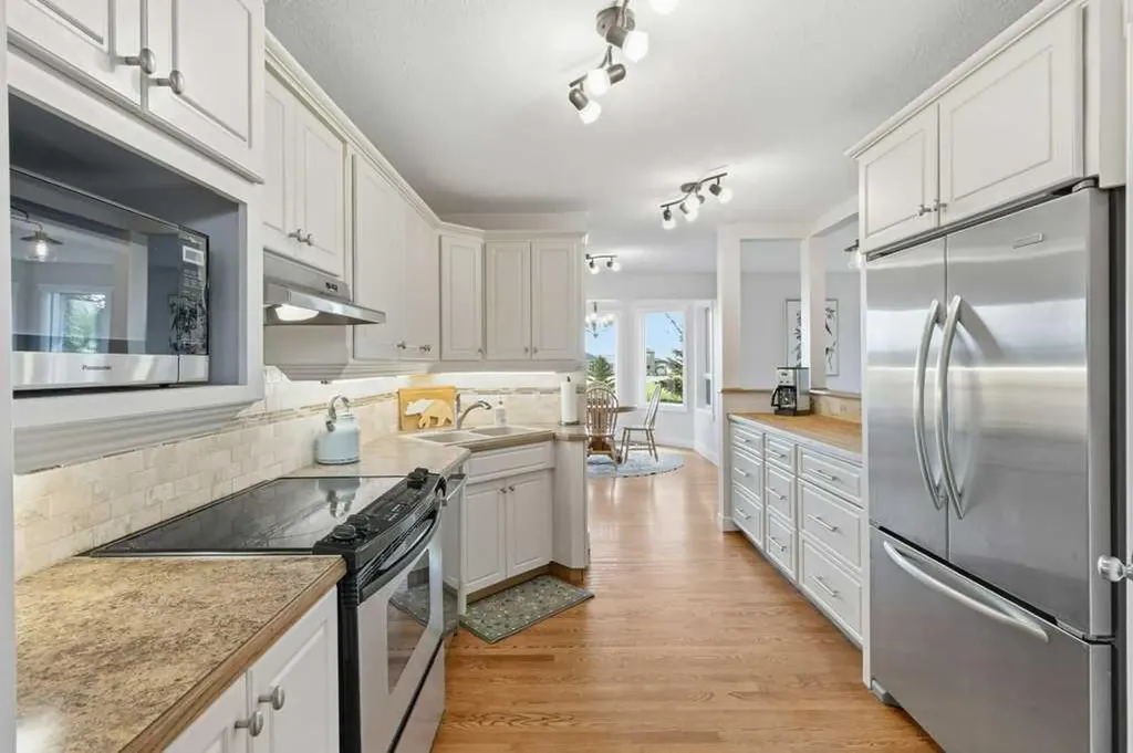 71 Green Meadow Drive Strathmore AB T1P 1L3