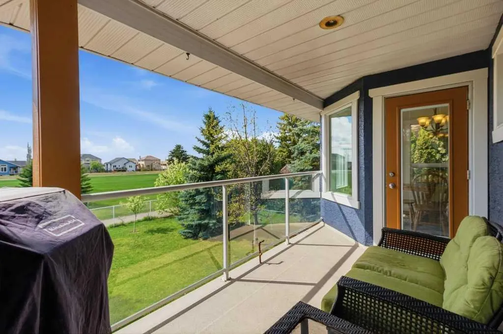 71 Green Meadow Drive Strathmore AB T1P 1L3