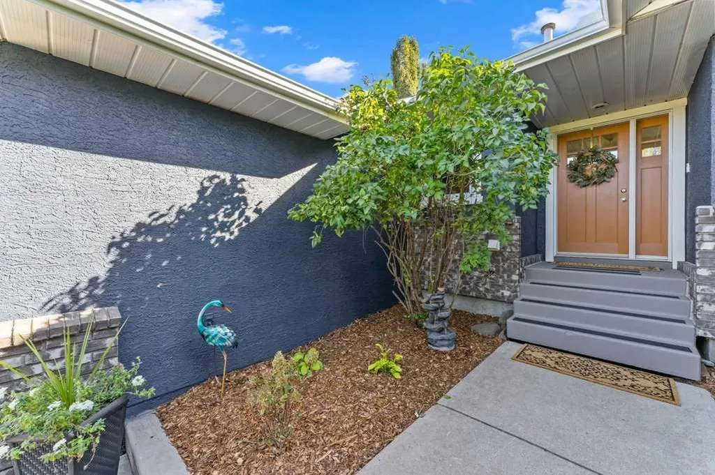 71 Green Meadow Drive Strathmore AB T1P 1L3