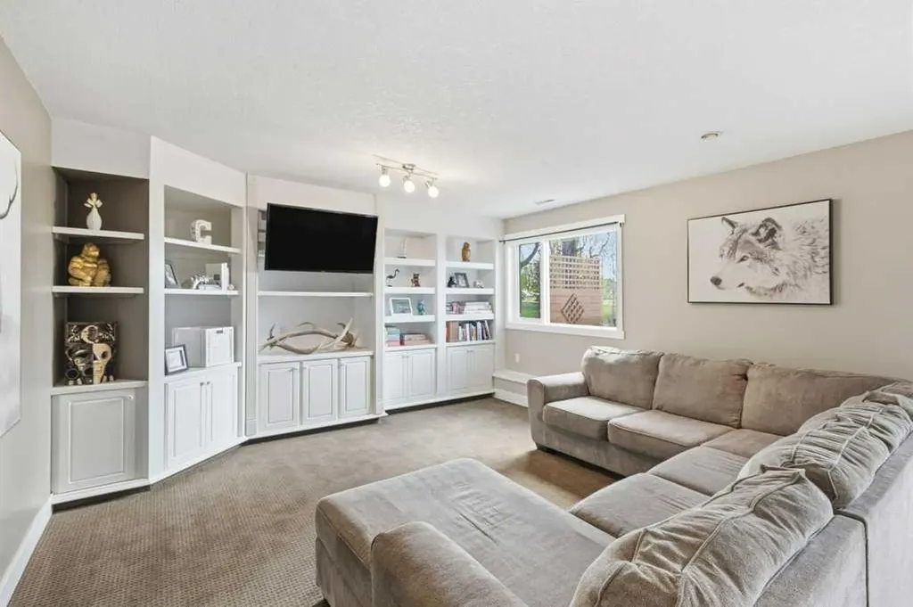 71 Green Meadow Drive Strathmore AB T1P 1L3