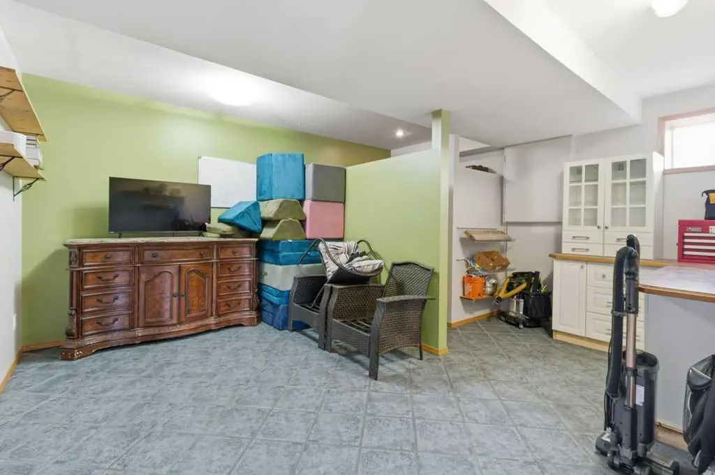 71 Green Meadow Drive Strathmore AB T1P 1L3
