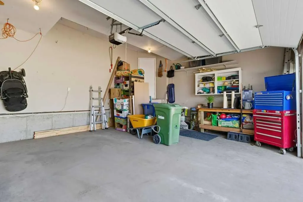 71 Green Meadow Drive Strathmore AB T1P 1L3