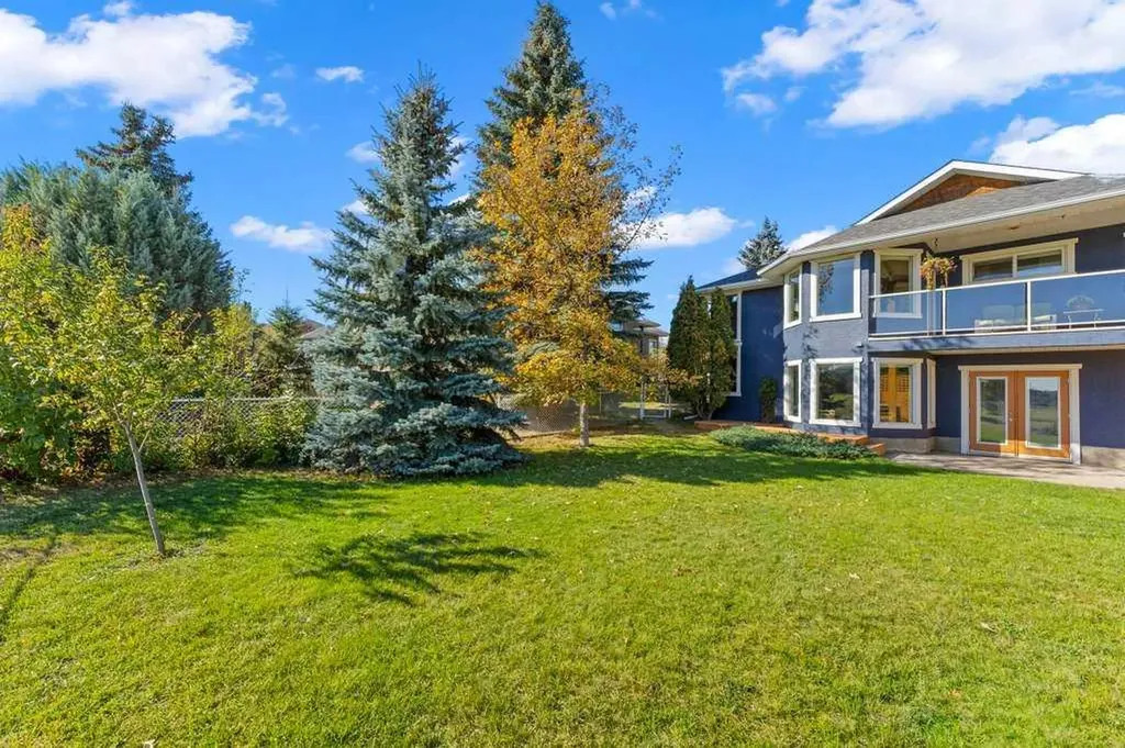71 Green Meadow Drive Strathmore AB T1P 1L3
