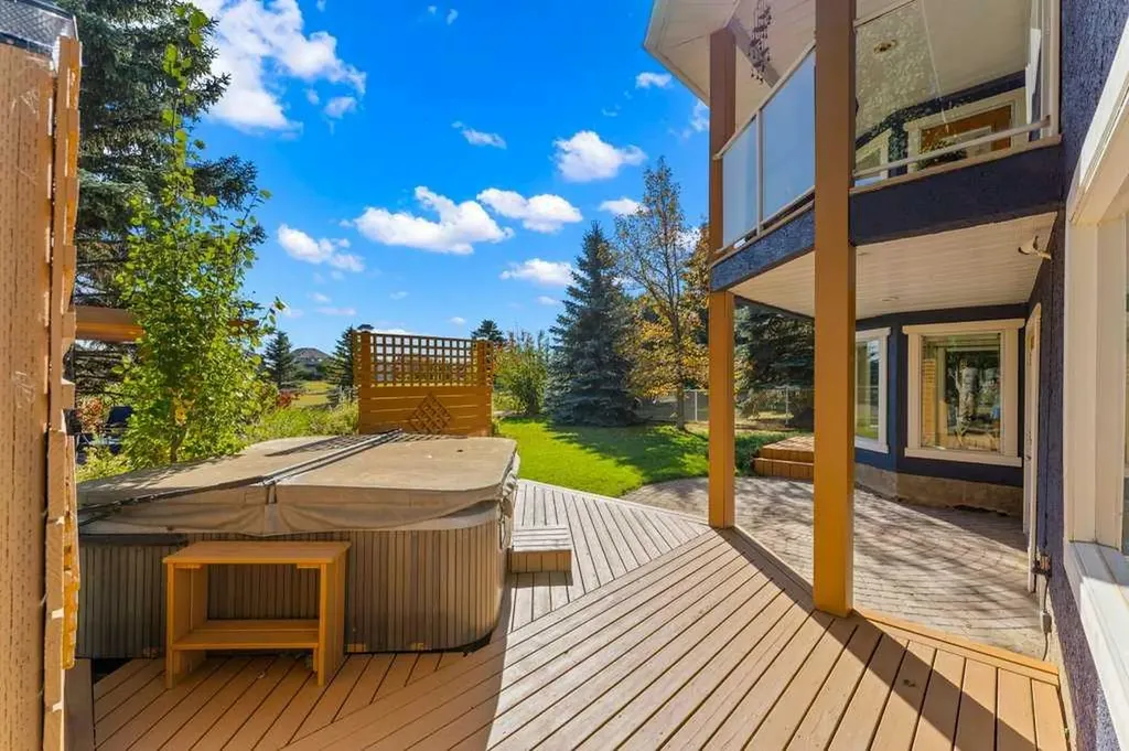 71 Green Meadow Drive Strathmore AB T1P 1L3