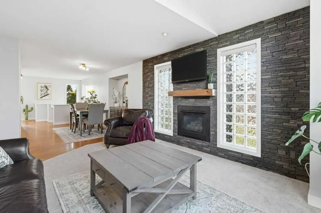 71 Green Meadow Drive Strathmore AB T1P 1L3