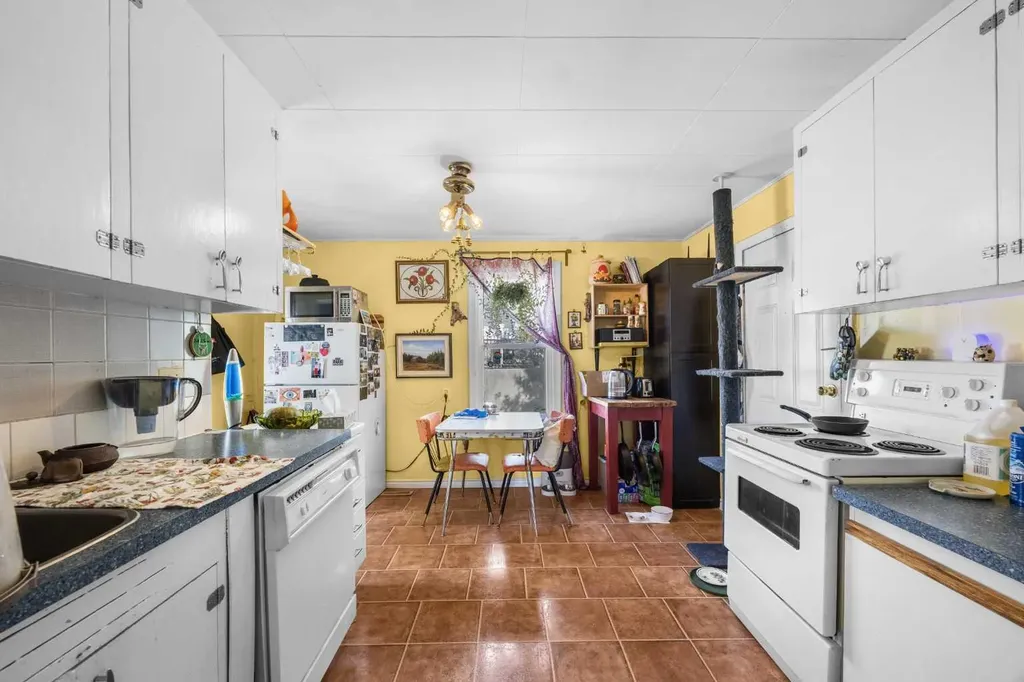 2520 16b Street SW Calgary AB T2T 4L9