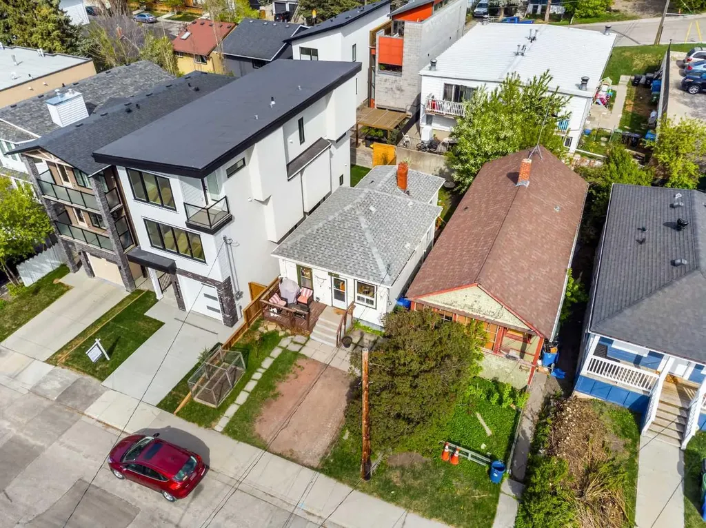 2520 16b Street SW Calgary AB T2T 4L9