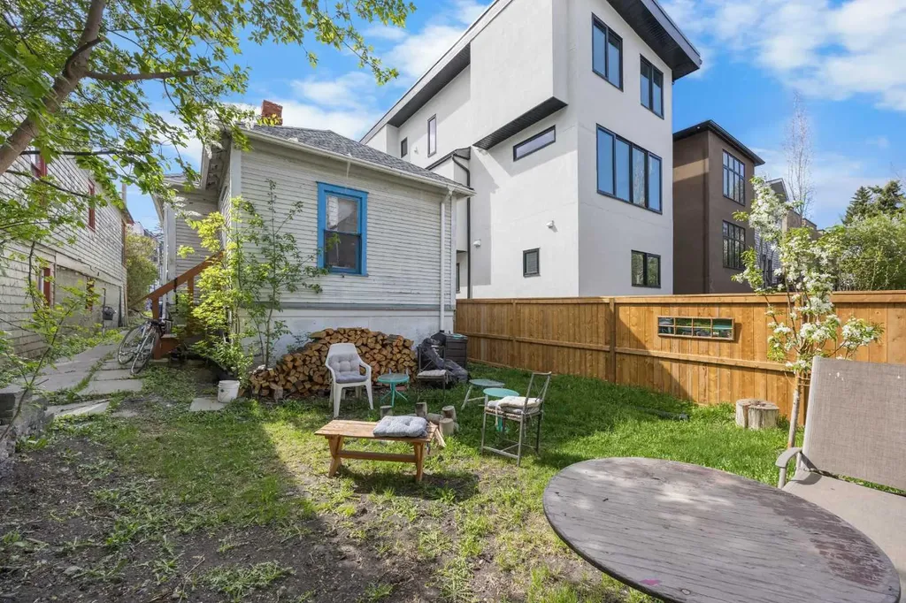 2520 16b Street SW Calgary AB T2T 4L9