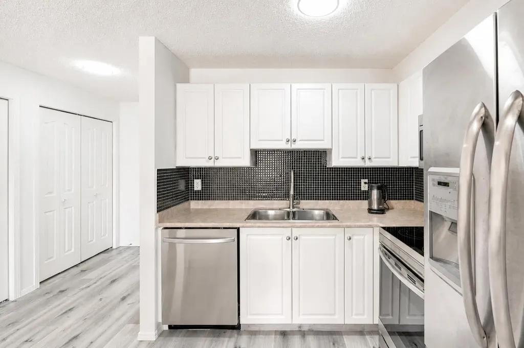 3000 Citadel Meadow Point NW Calgary AB T3G 5N5