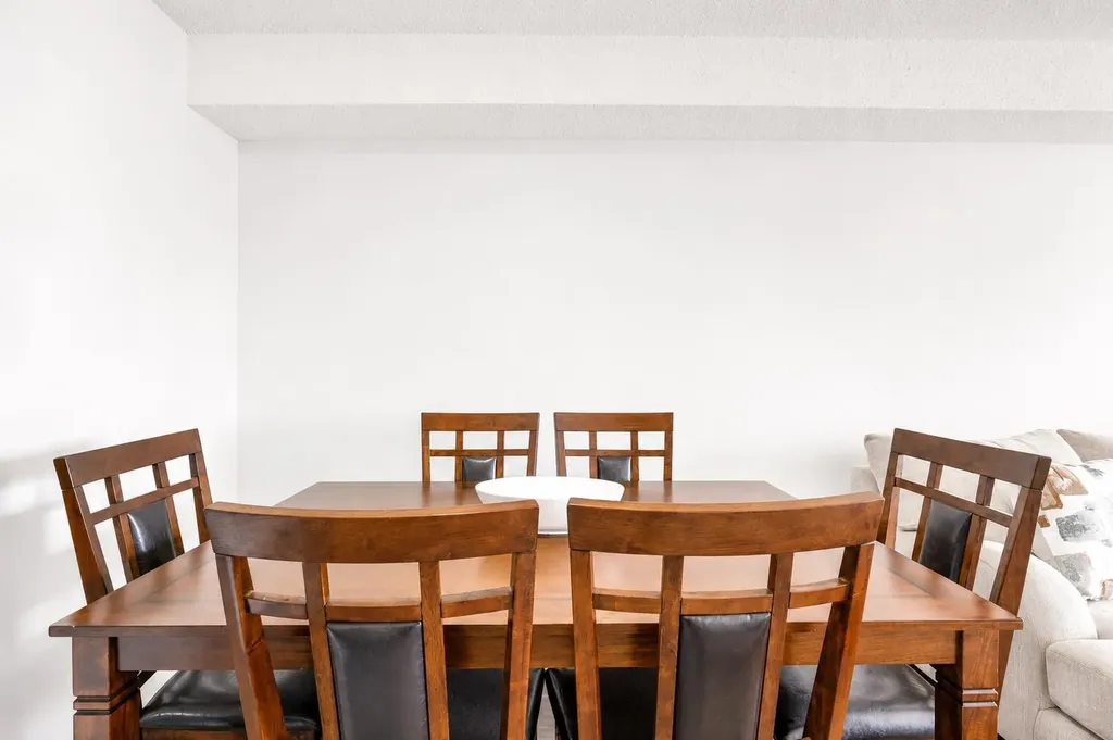 3000 Citadel Meadow Point NW Calgary AB T3G 5N5