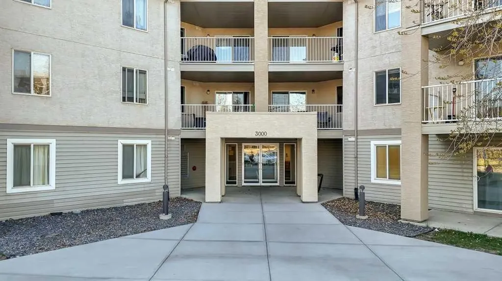 3000 Citadel Meadow Point NW Calgary AB T3G 5N5