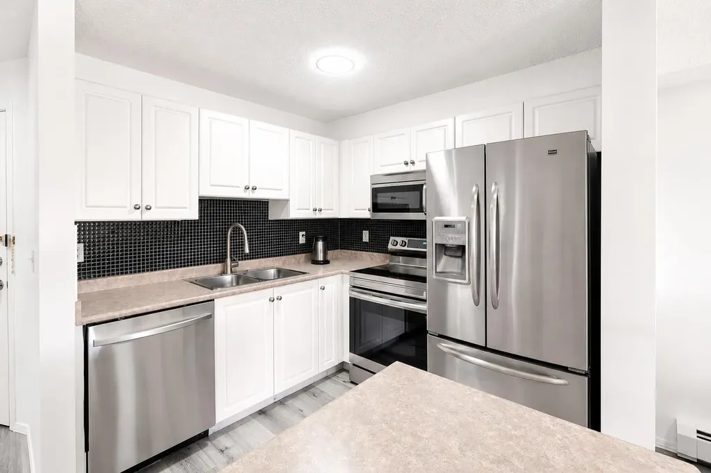 3000 Citadel Meadow Point NW Calgary AB T3G 5N5
