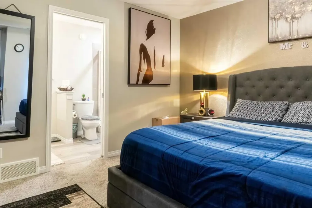 121 Carringvue Park NW Calgary AB T3P 1L1