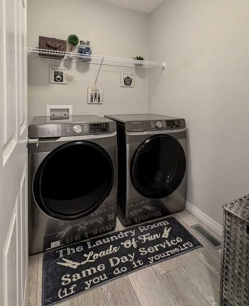121 Carringvue Park NW Calgary AB T3P 1L1