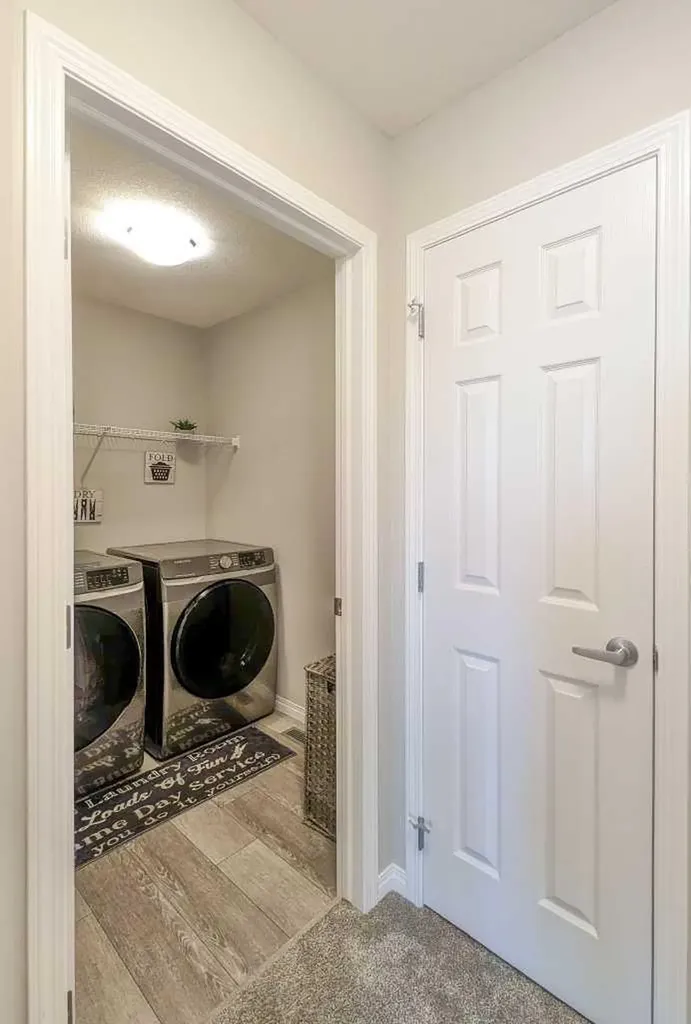 121 Carringvue Park NW Calgary AB T3P 1L1