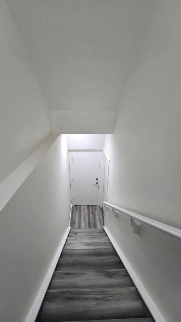 121 Carringvue Park NW Calgary AB T3P 1L1