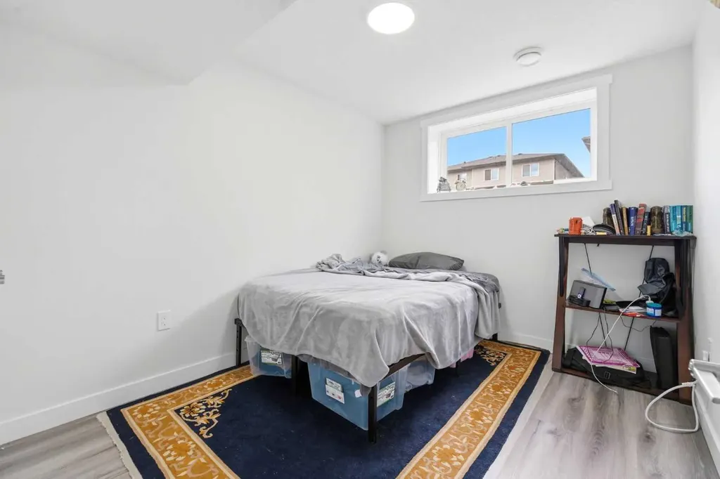 121 Carringvue Park NW Calgary AB T3P 1L1