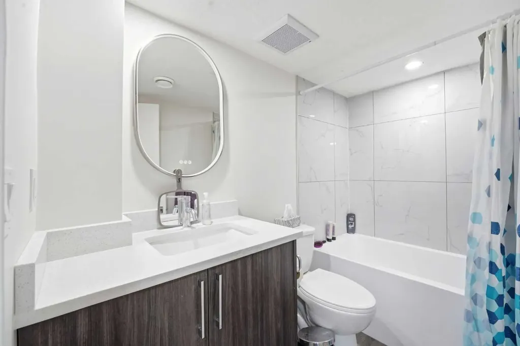 121 Carringvue Park NW Calgary AB T3P 1L1