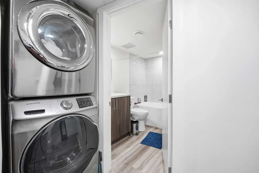 121 Carringvue Park NW Calgary AB T3P 1L1