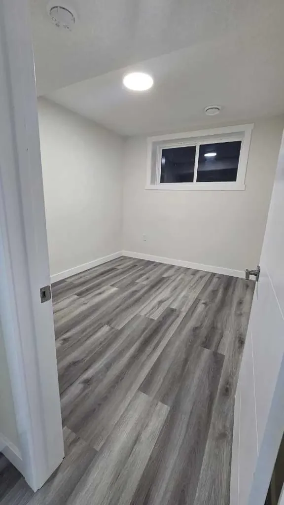 121 Carringvue Park NW Calgary AB T3P 1L1