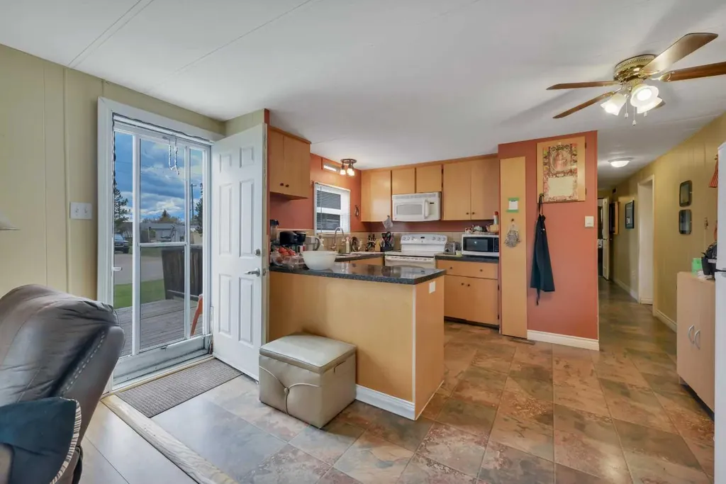 157 Railway Avenue S Big Valley AB T0J 0G0