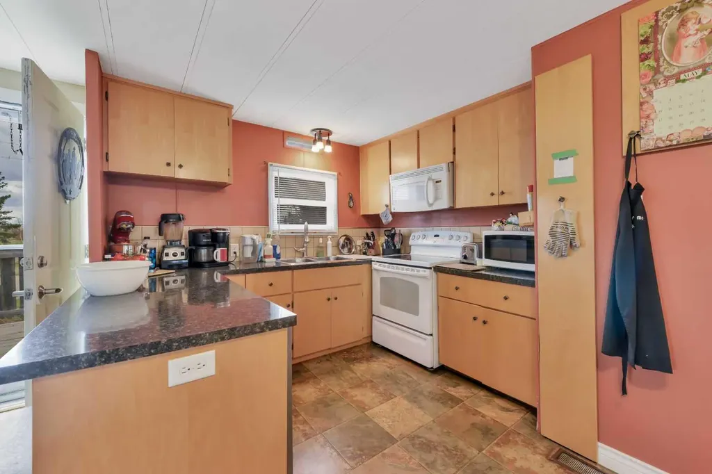 157 Railway Avenue S Big Valley AB T0J 0G0