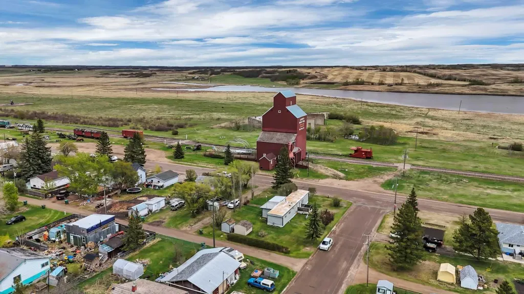 157 Railway Avenue S Big Valley AB T0J 0G0