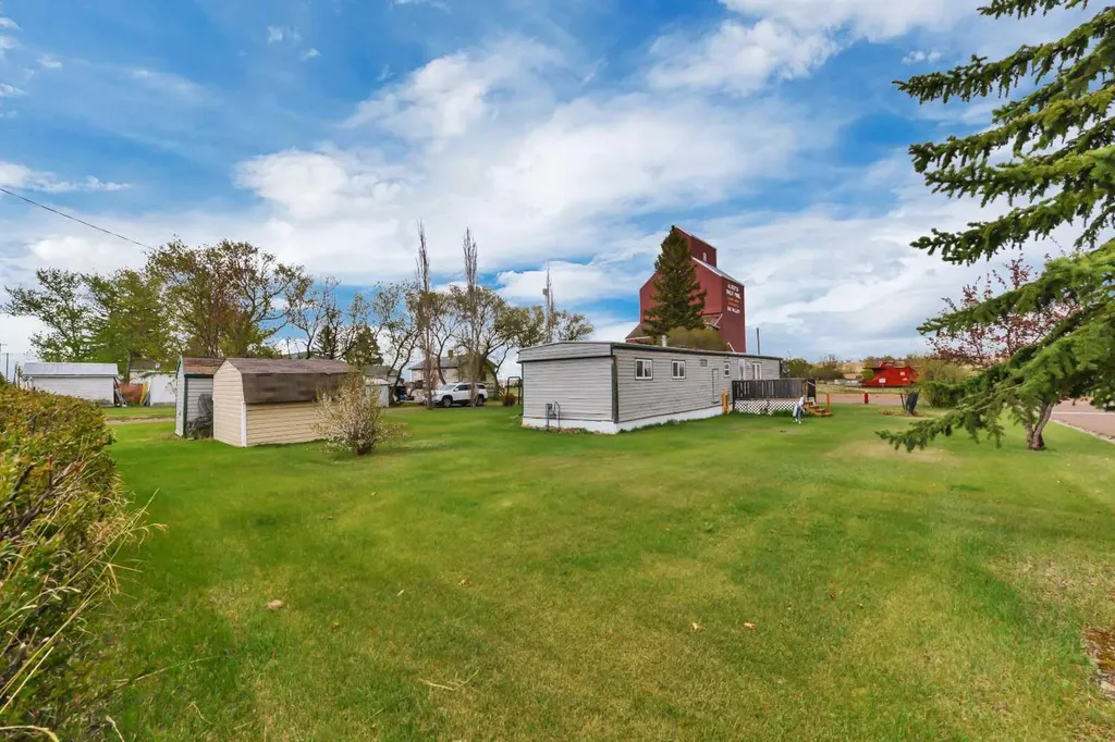 157 Railway Avenue S Big Valley AB T0J 0G0