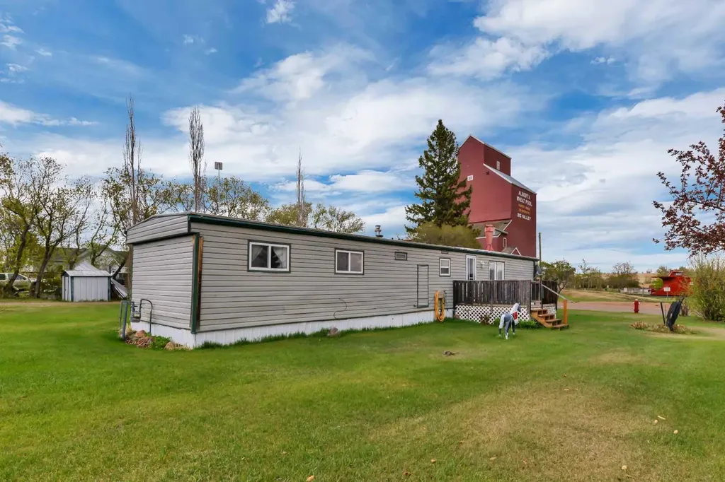 157 Railway Avenue S Big Valley AB T0J 0G0