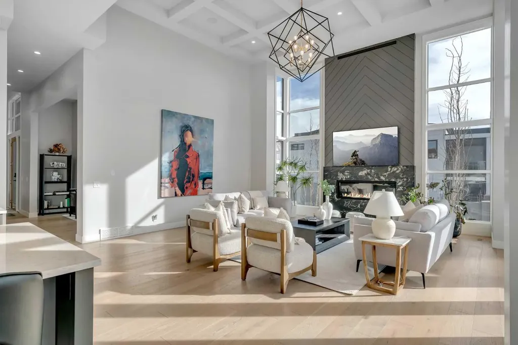 100 Elkton Close SW Calgary AB T3H 1W6