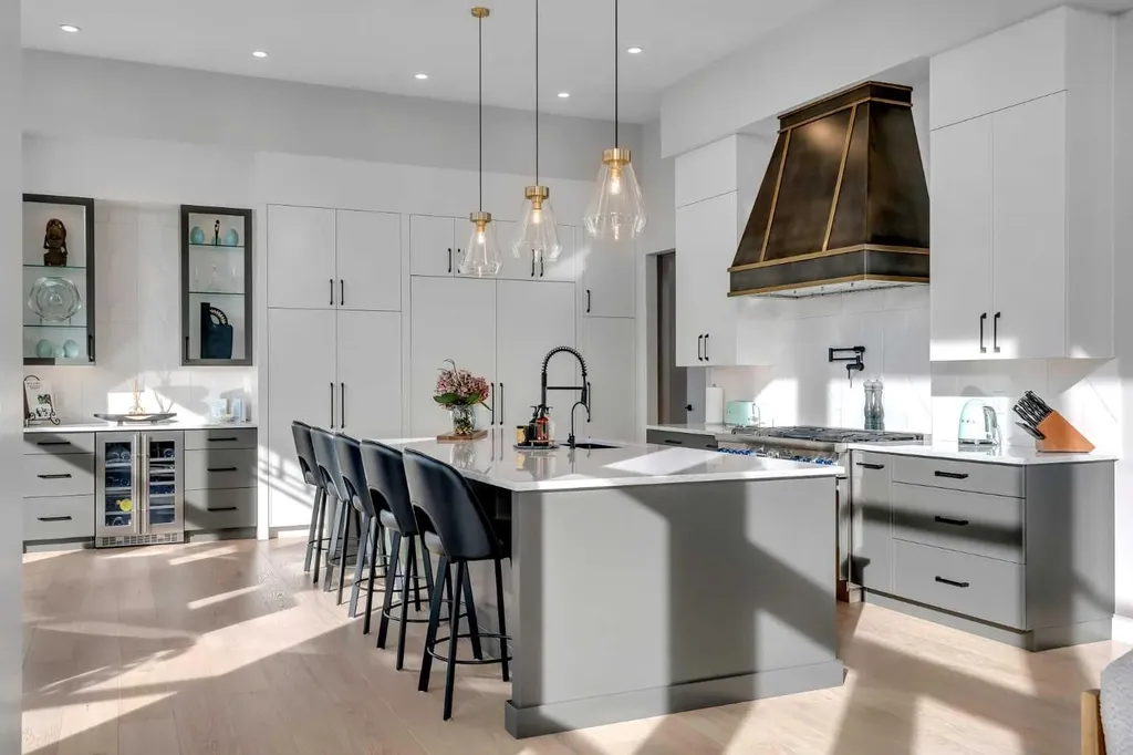 100 Elkton Close SW Calgary AB T3H 1W6