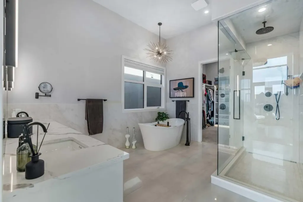 100 Elkton Close SW Calgary AB T3H 1W6