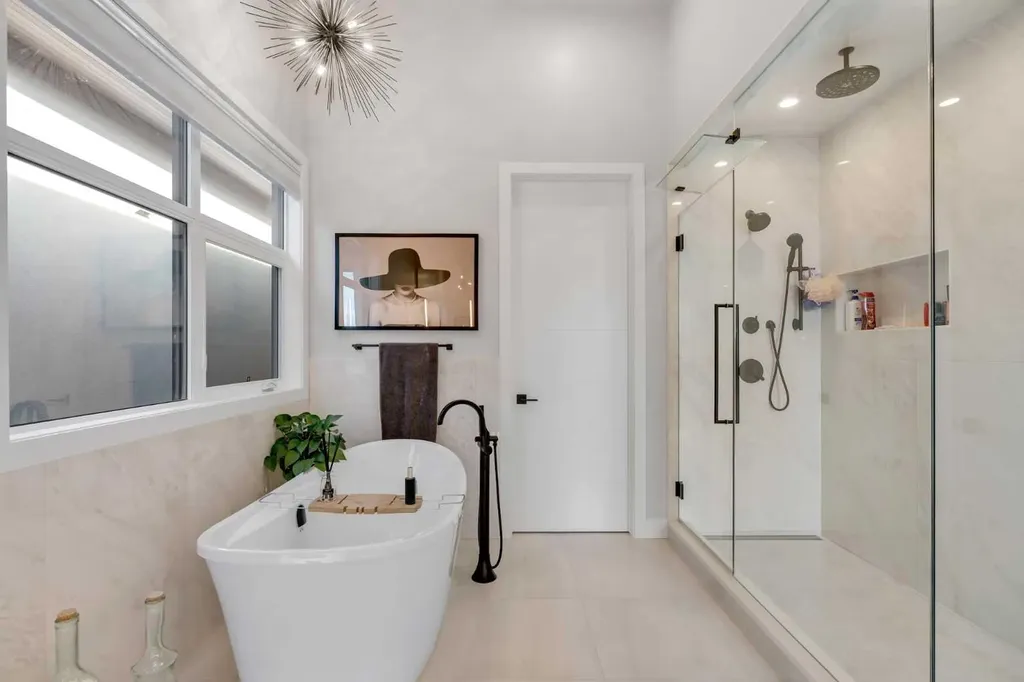 100 Elkton Close SW Calgary AB T3H 1W6