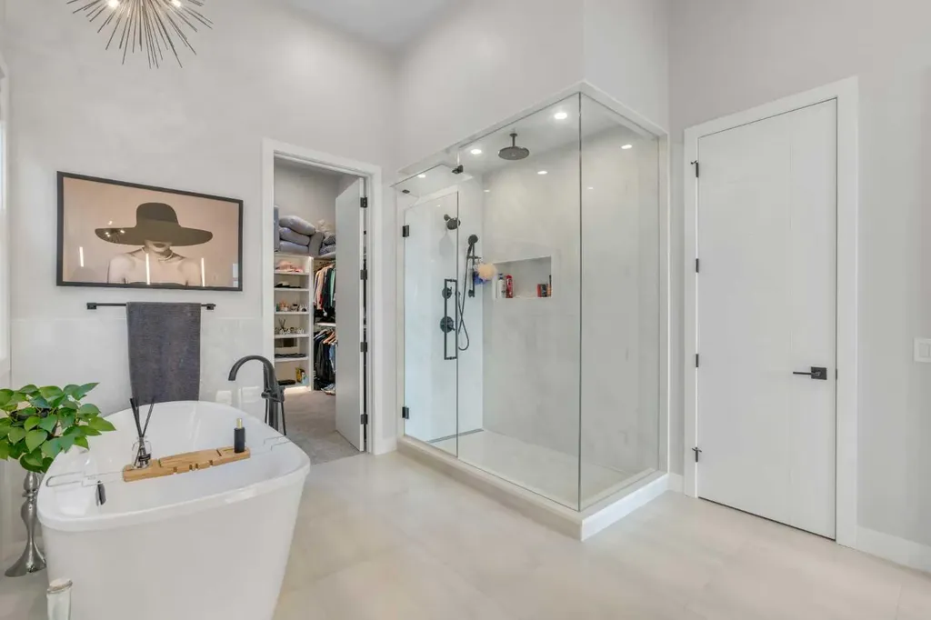 100 Elkton Close SW Calgary AB T3H 1W6